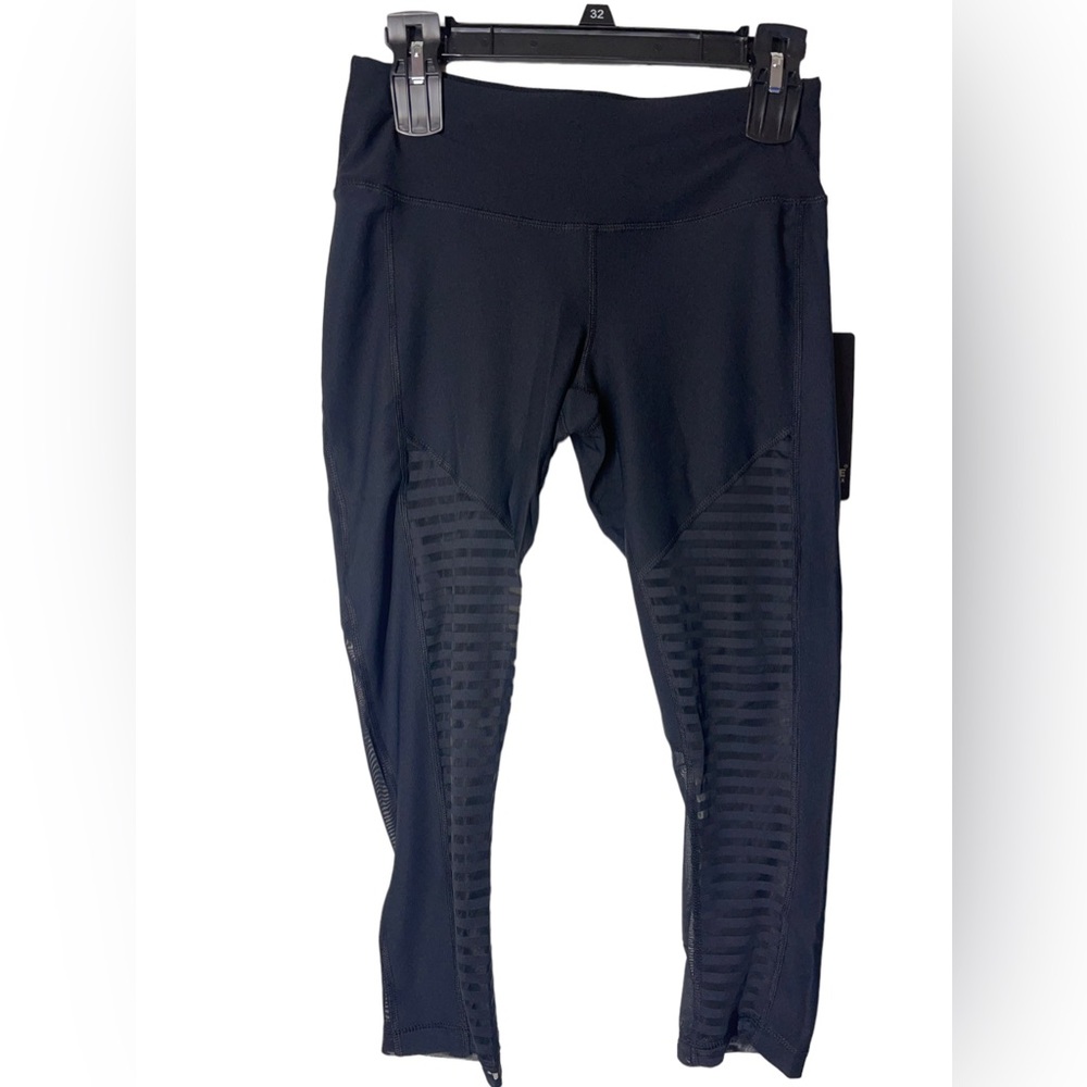 NWT $78 REFLEX Women's Sheen Black Mesh
Active Capri Legfings